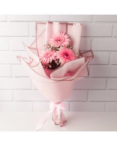 دسته گل ژربرا و عروس نیاز