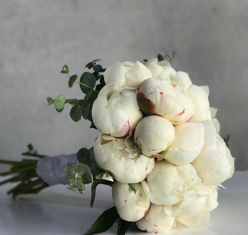 دسته گل عروس پیونی