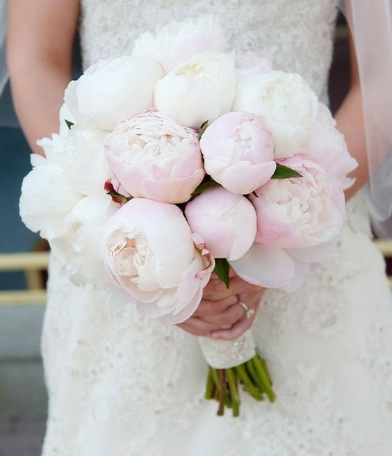 دسته گل عروس پیونی