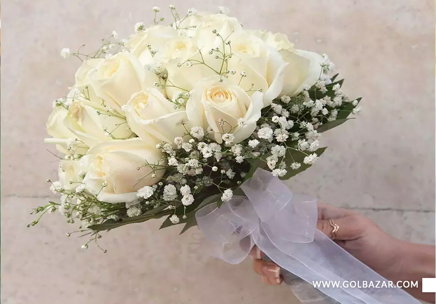 دسته گل رز سفید
