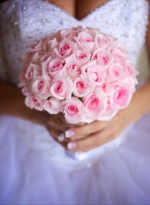 دسته گل عروس رز صورتی