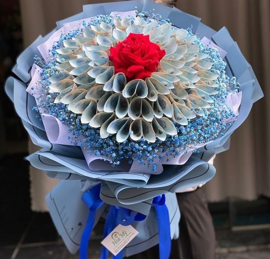 دسته گل تولد با پول