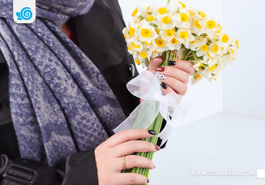 خرید گل برای اولین قرار عاشقانه - گل نرگس