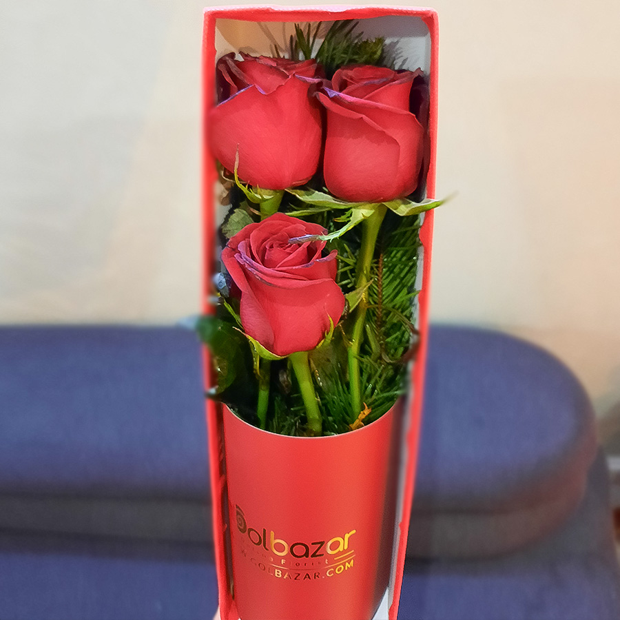 عکس نمونه ارسالی باکس گل رز‌ 3 تایی