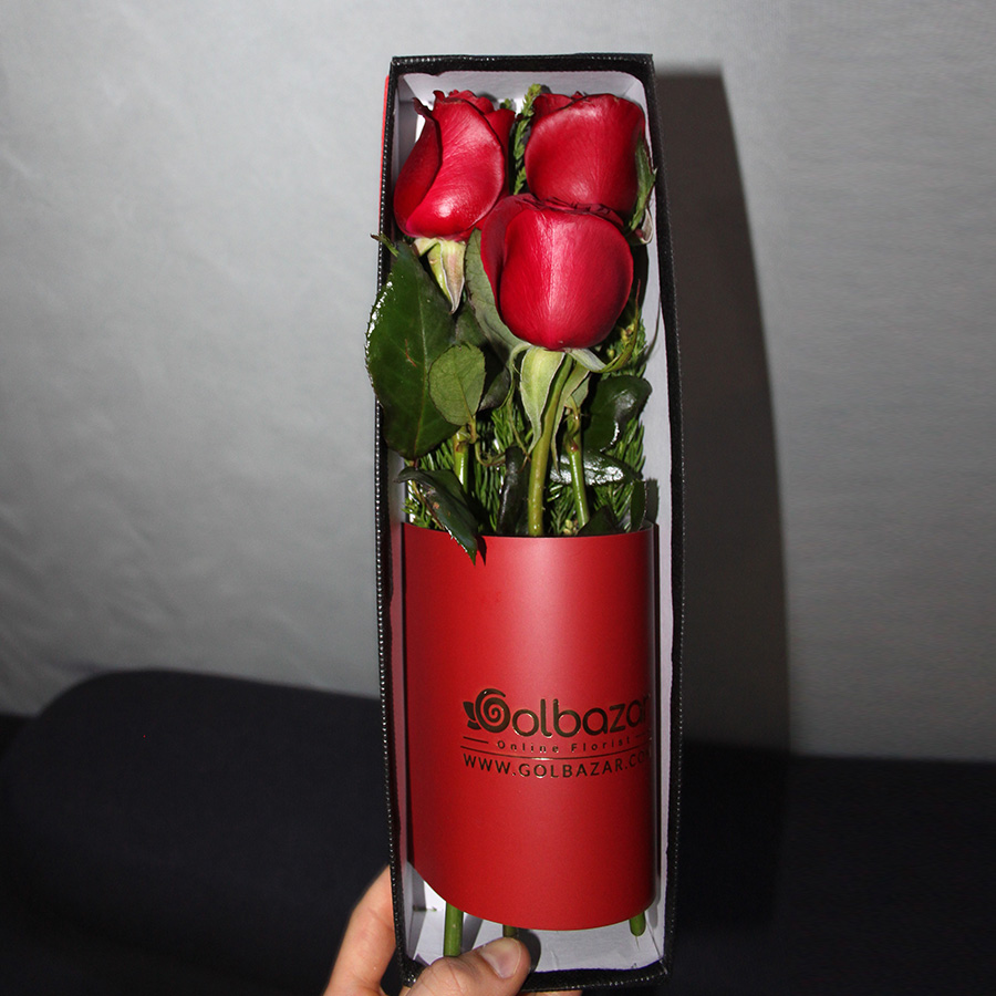 عکس نمونه ارسالی باکس گل رز‌ 3 تایی